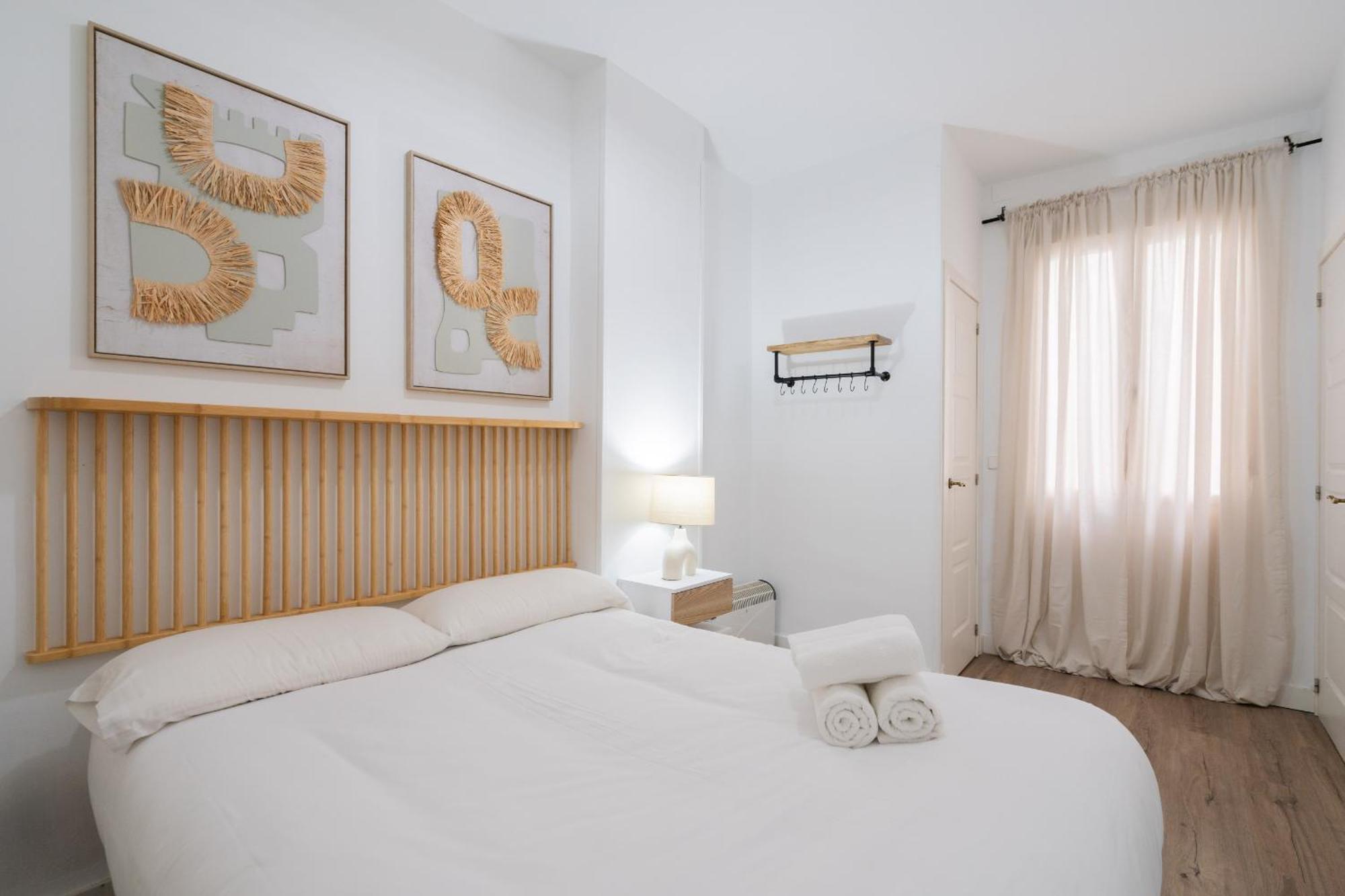 Apartamento En Chueca Para 4 Personas Alquiler Temporal Madrid Exterior photo